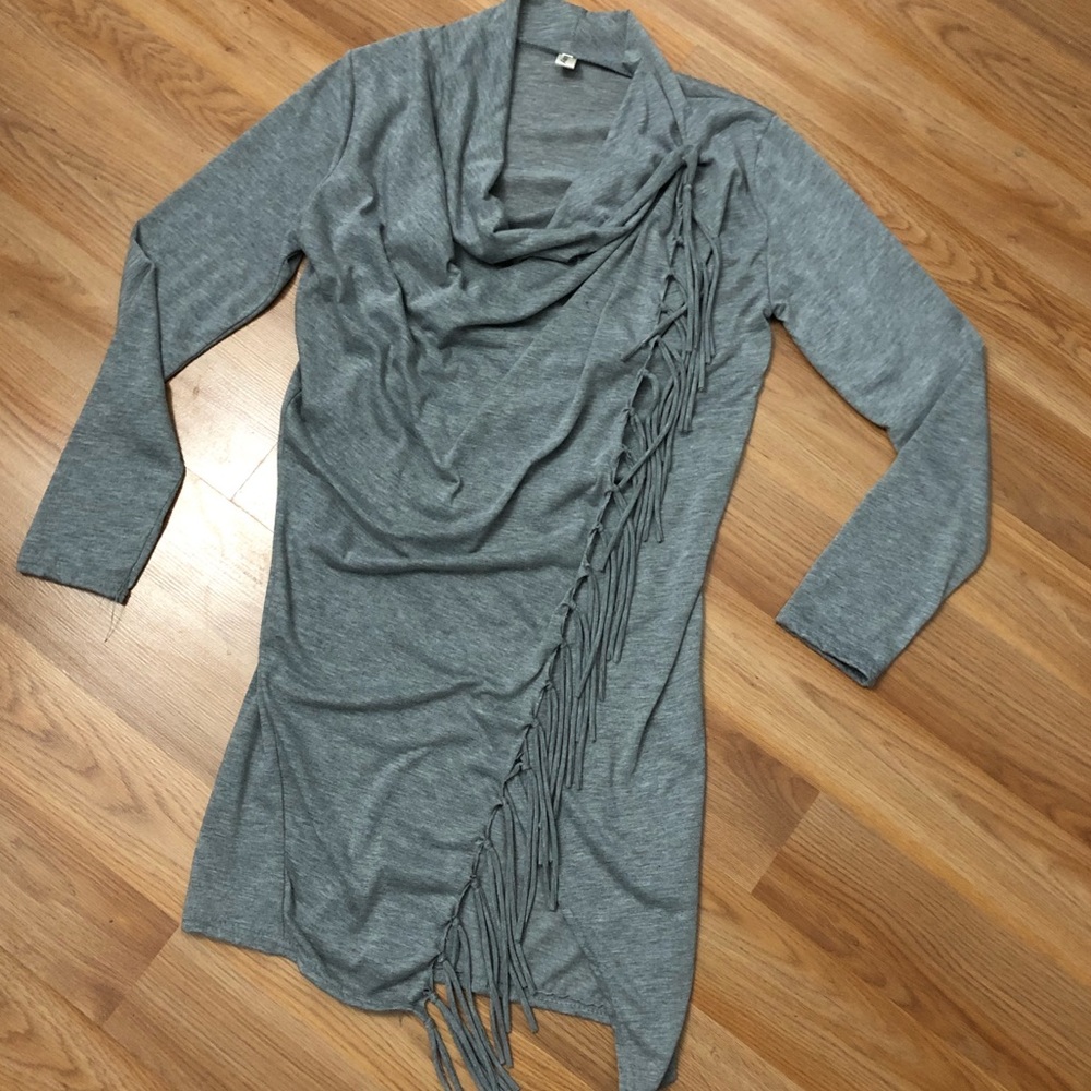 Grey cardigan with button